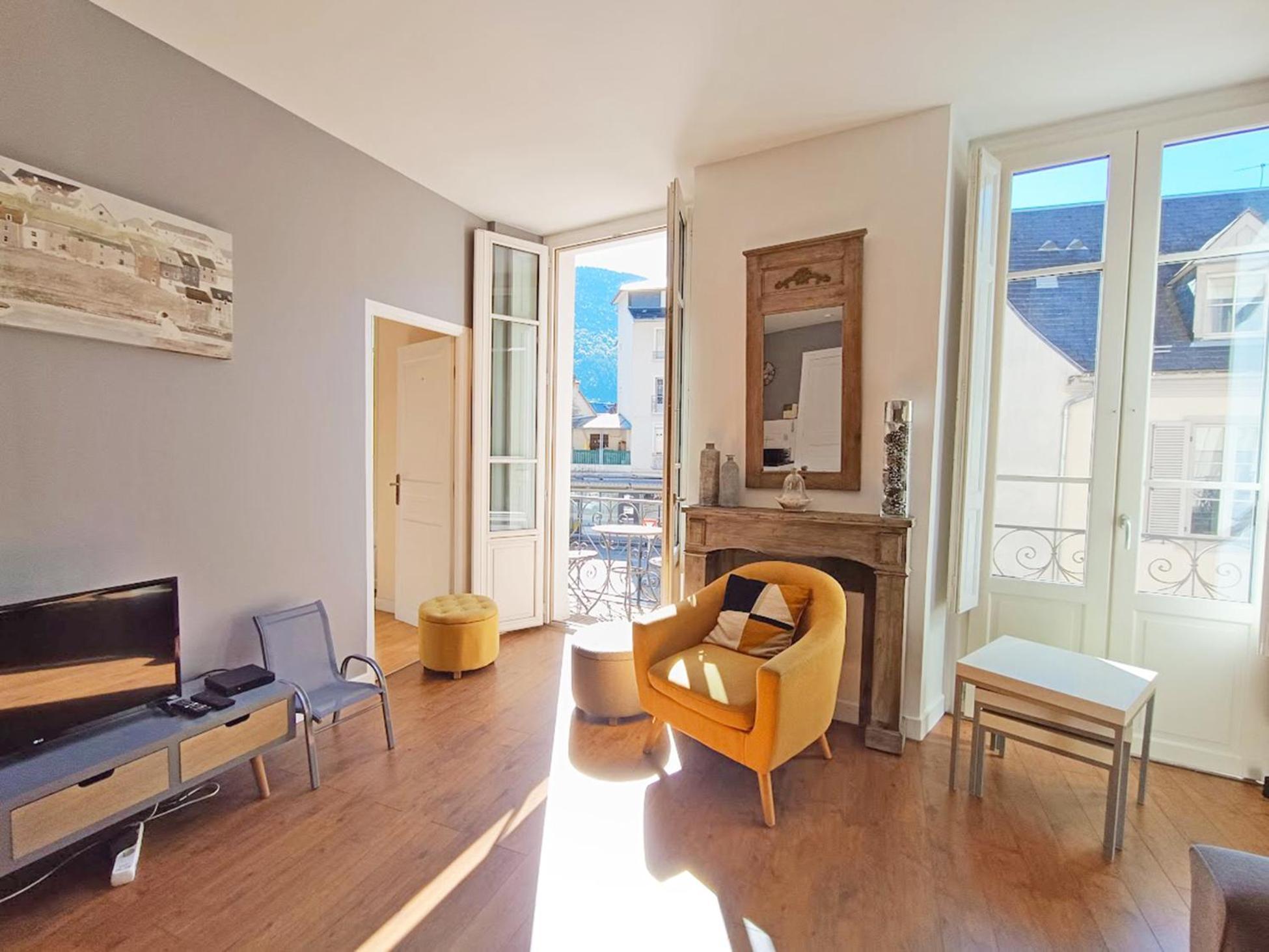 Luchon Holidays, Parking, Wifi, Balcon, Cave, T3 8 Personnes Bagnères-de-Luchon Extérieur photo
